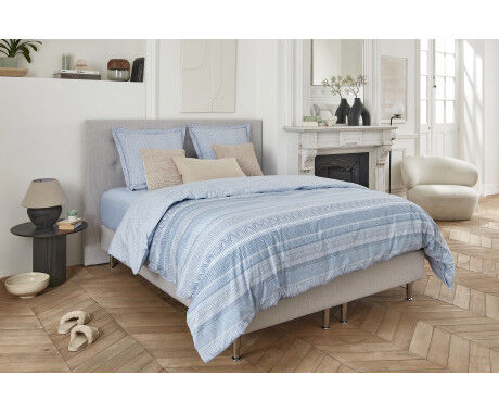 lit enfant bois blanc 70cm x 160cm IKEA +matelas mousse + barriere + alaise